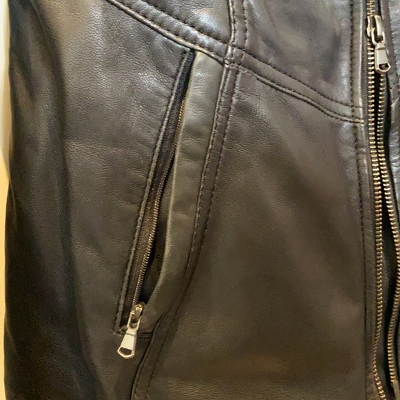 Danier Genuine Leather Jacket - Picture 4 of 8